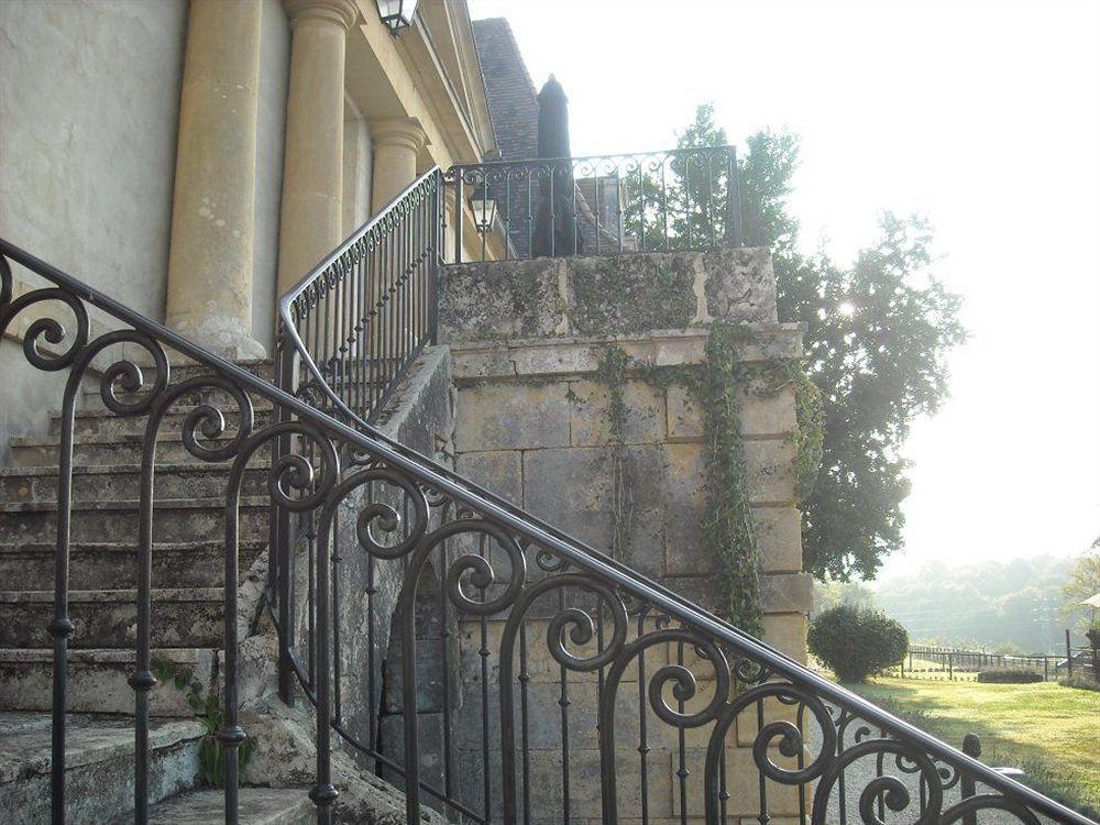 Chateau Les Merles Et Ses Villas Mouleydier Esterno foto