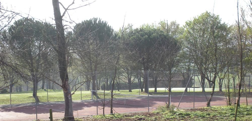 Chateau Les Merles Et Ses Villas Mouleydier Esterno foto
