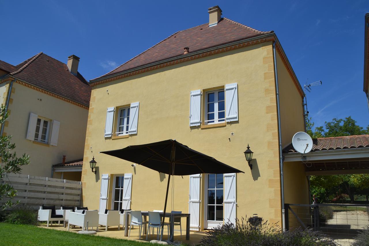 Chateau Les Merles Et Ses Villas Mouleydier Esterno foto
