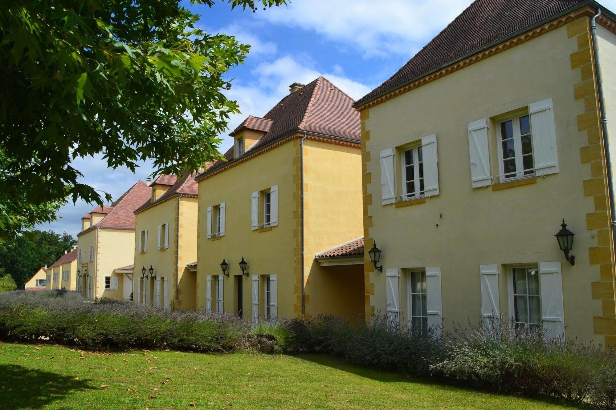 Chateau Les Merles Et Ses Villas Mouleydier Esterno foto