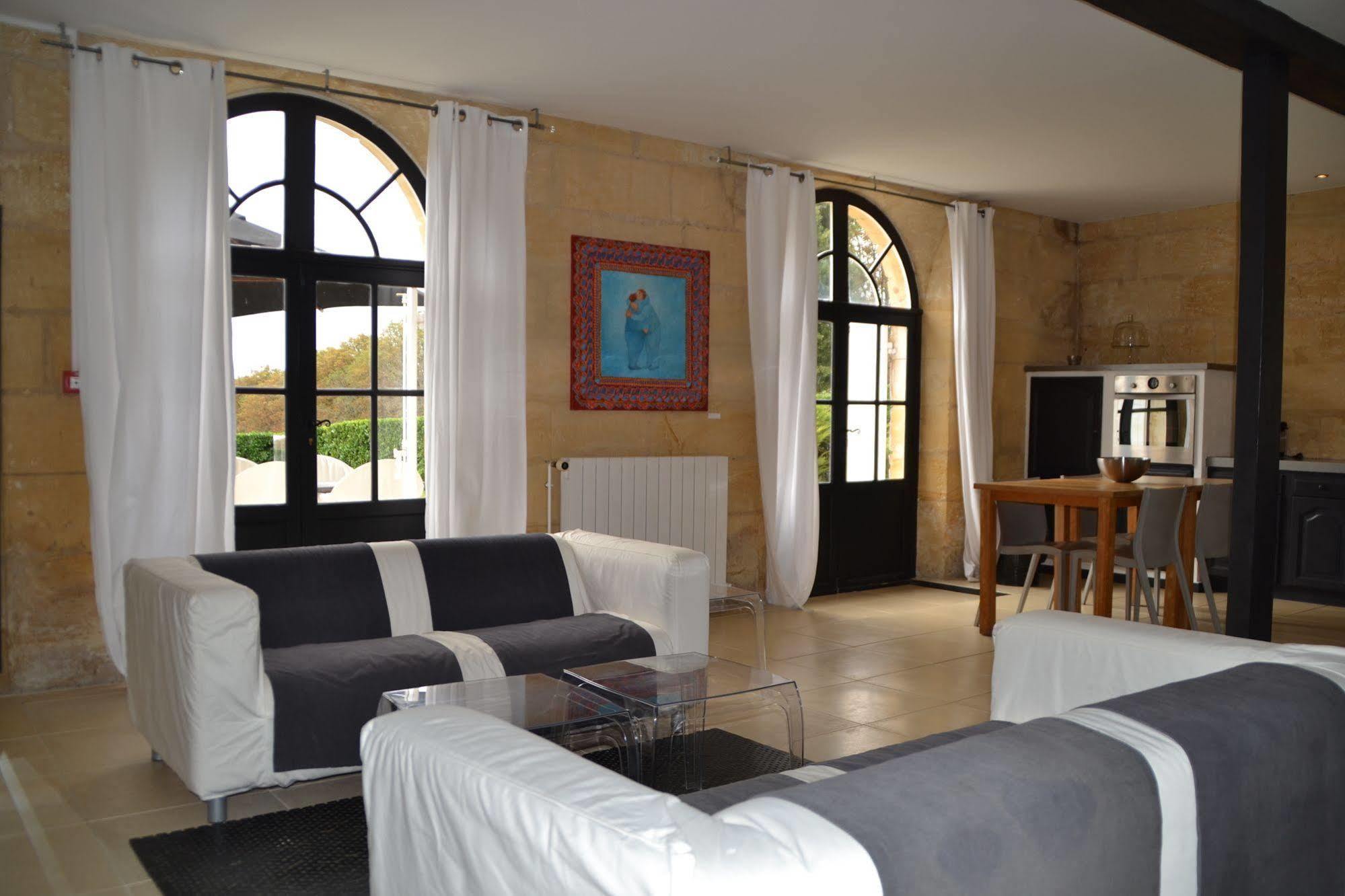 Chateau Les Merles Et Ses Villas Mouleydier Esterno foto